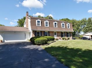 6N048 Old Homestead Rd, St Charles, IL 60175