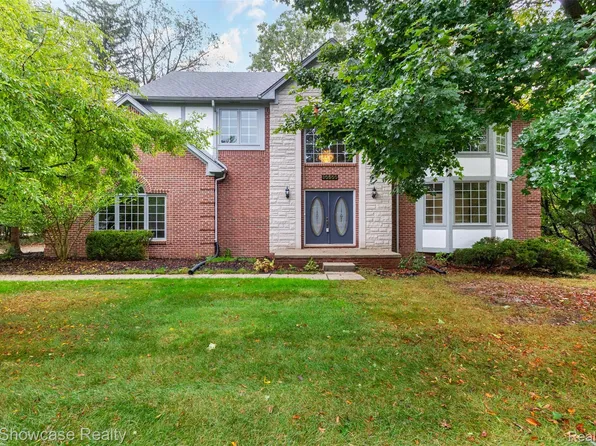 30950 Bruce Ln, Franklin, MI 48025
