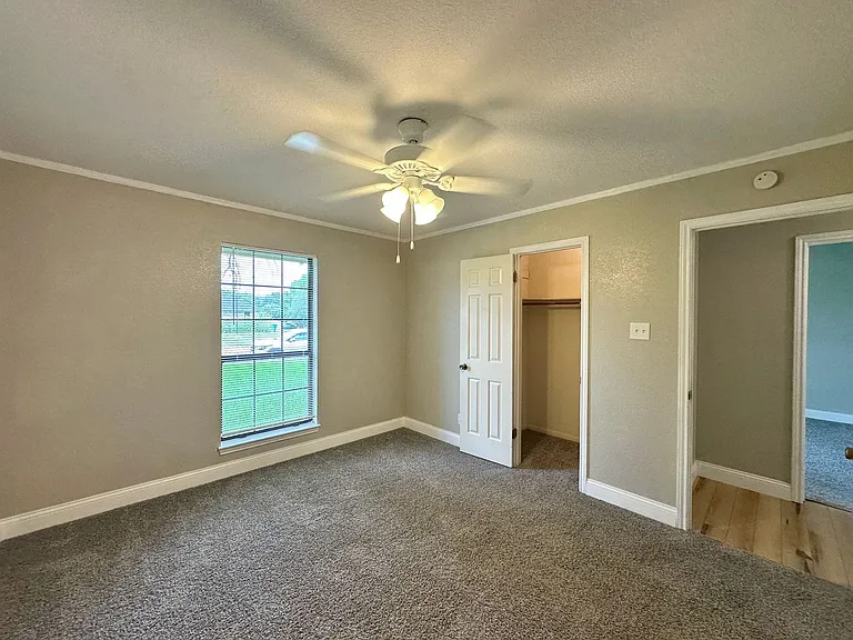 1818 Diana Ln — Photo 36