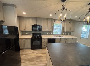 352 Stratford Ct #352, Dimondale, MI 48821
