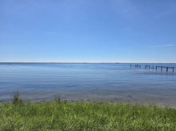 5553 Soundside Dr, Gulf Breeze, FL 32563
