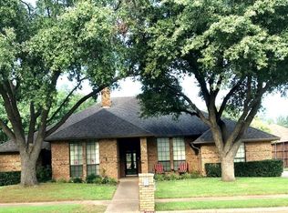 2504 Wiltshire St, Bedford, TX 76021