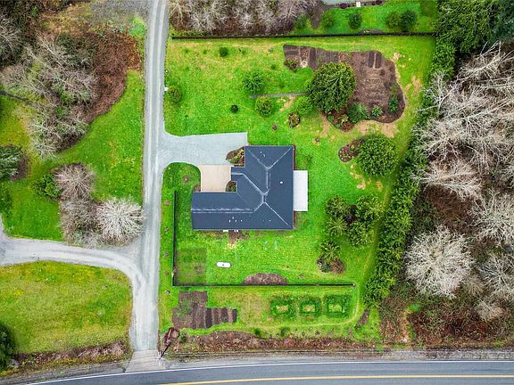 3rd image of 1377 Alger Cain Lake Rd