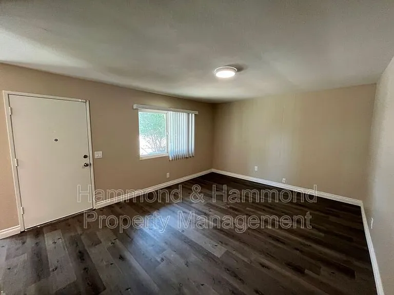 1693 Sequoia Ave — Photo 3