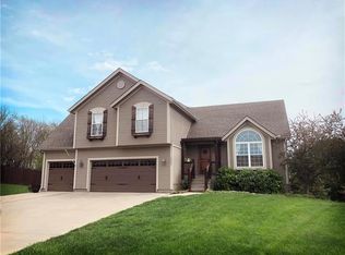 2004 SW Huntbrook Cir, Lees Summit, MO 64082