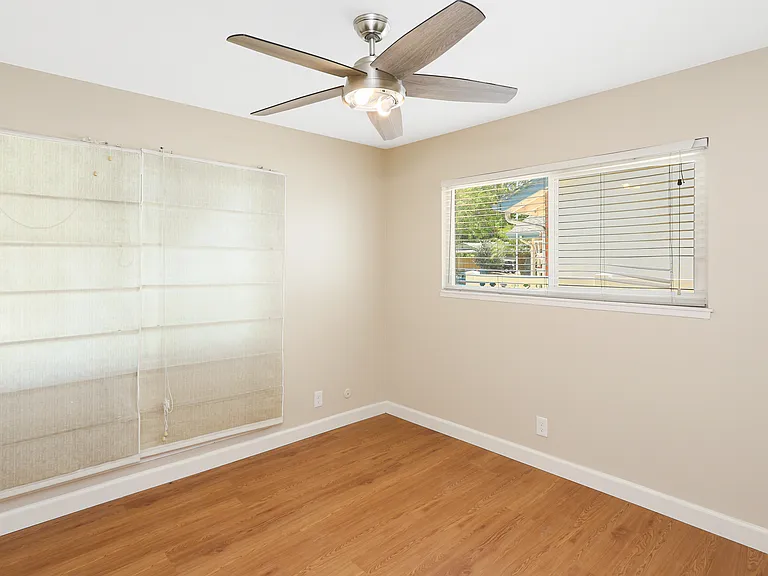 352 S Pine St — Photo 18