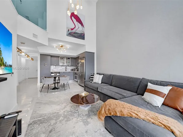 41 SE 5th St, Miami, FL