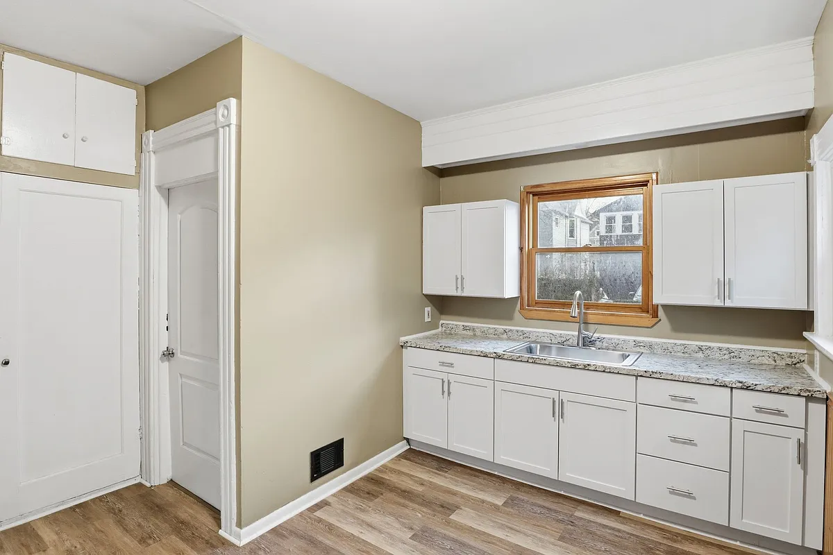 Building Photo - 461 Goodman St S #1
