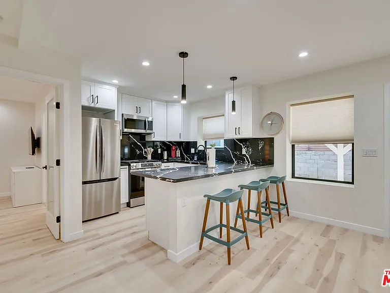 918 N San Vicente Blvd #C — Photo 2