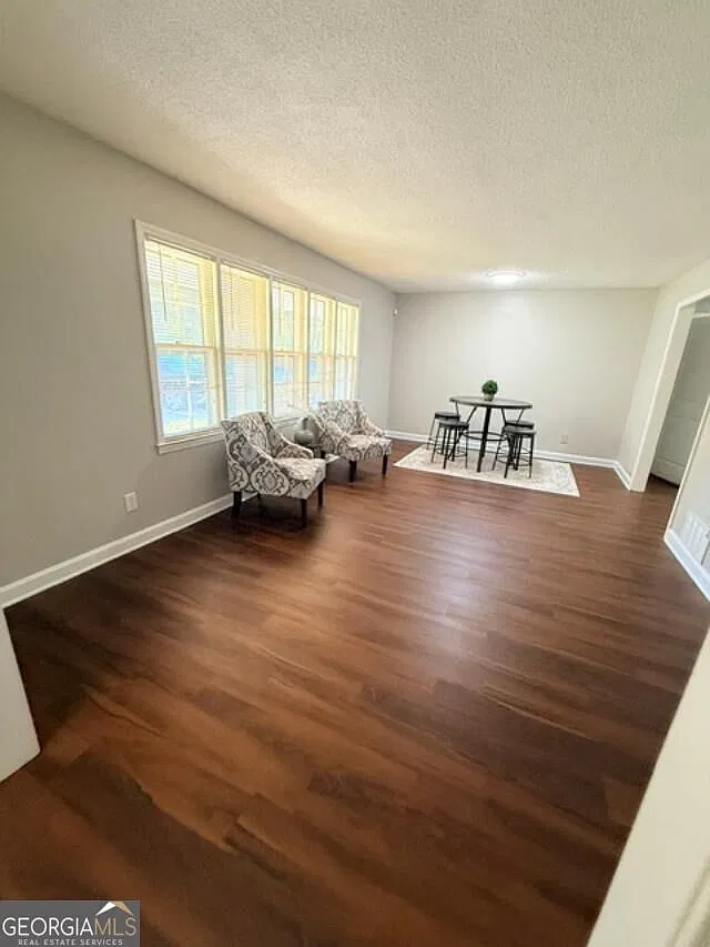 4 bed, 3.0 bath, 1619 sqft, $2,500 — Photo 4