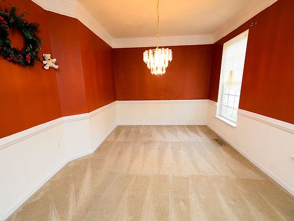 4th image of 6812 Lakeland Way