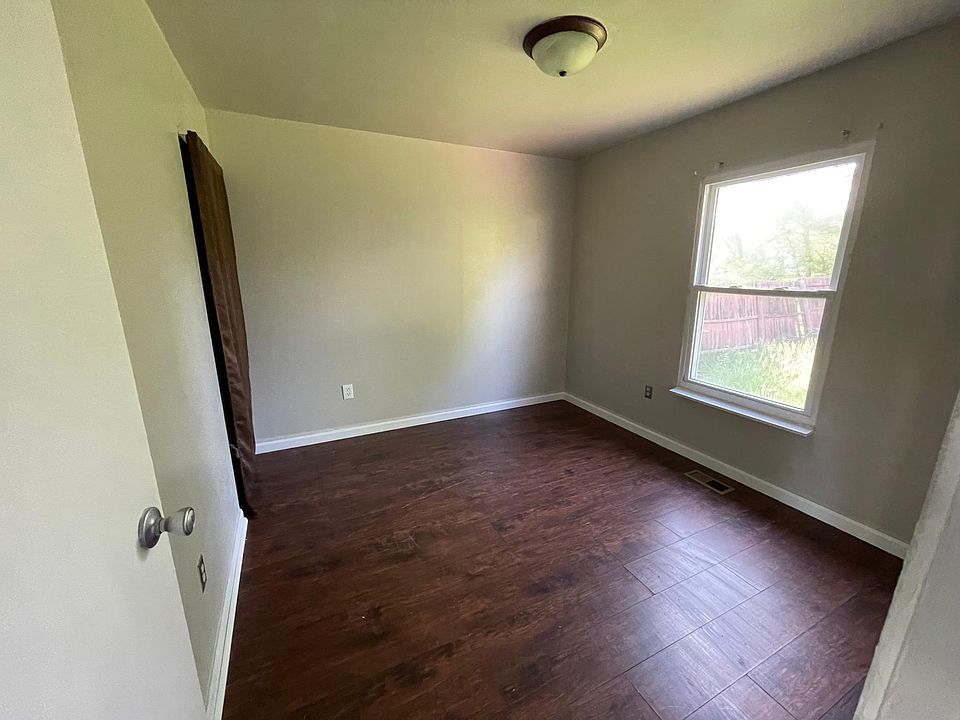 1st image of 8690 Bobolink Dr