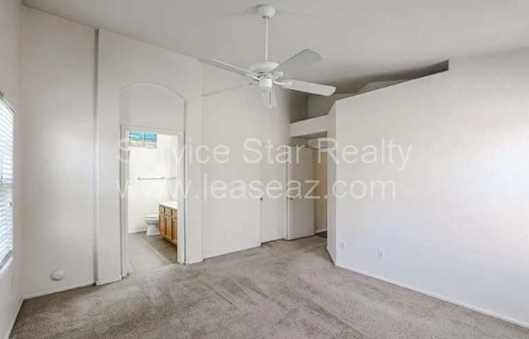16652 W Latham St — Photo 4