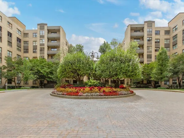 4545 W Touhy Ave APT 312E, Lincolnwood, IL 60712