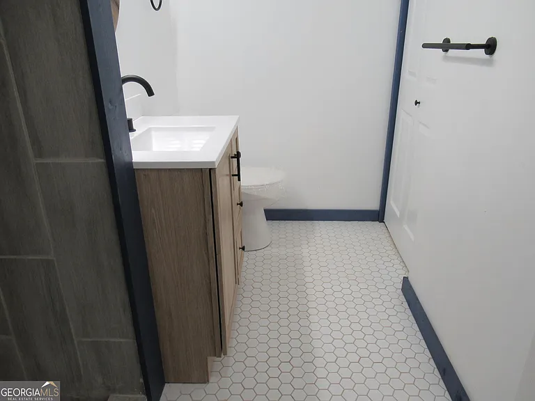 1379 Sam Craven Rd — Photo 17