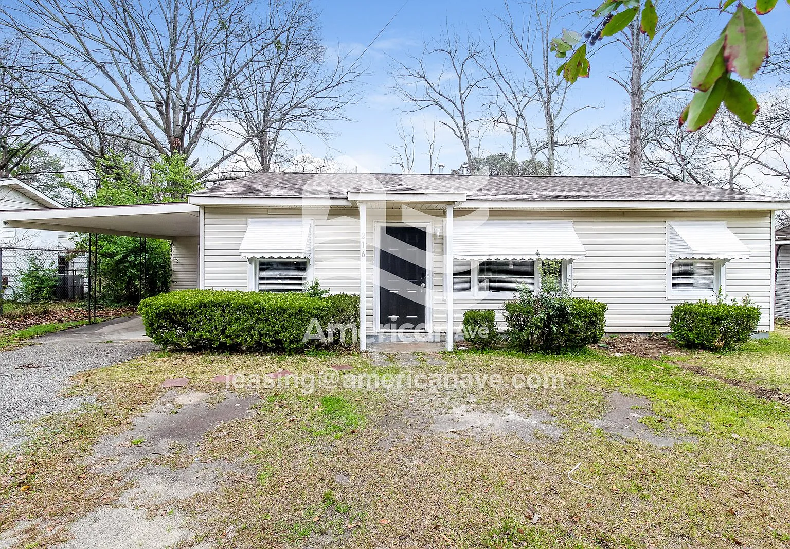 3 bed, 1.0 bath, 888 sqft, $897 — Photo 1