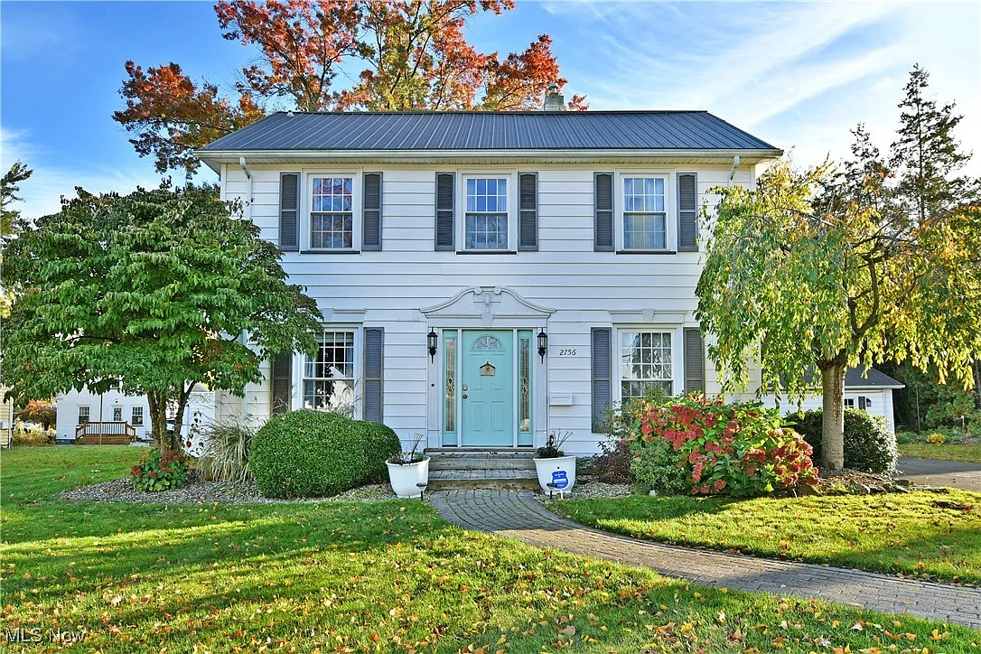 2756 Woodland St NE photo 1