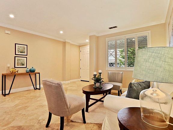 5th image of 3819 Pine Lake Cir