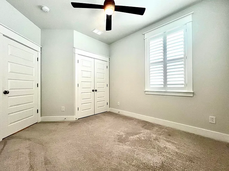 1510 Martel St — Photo 18