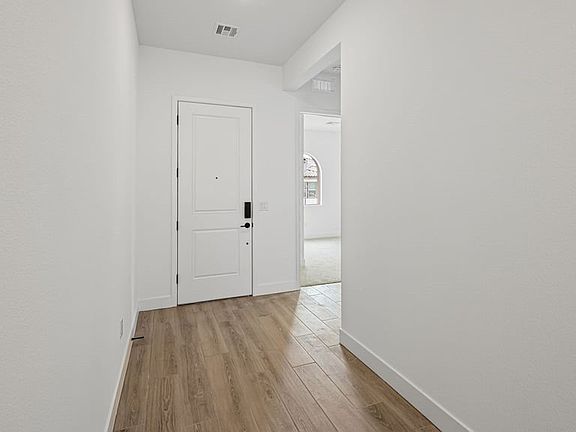 4th image of 346 Tigullio Ave