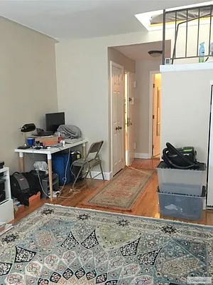 Rented by Charles Coutinho LLC | media 28