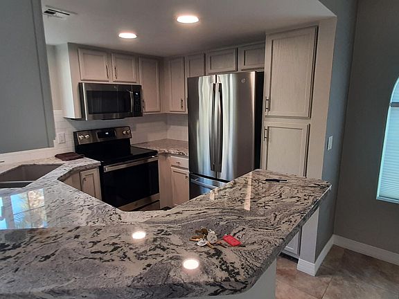 5th image of 3210 Sweetwater Ave Unit 123