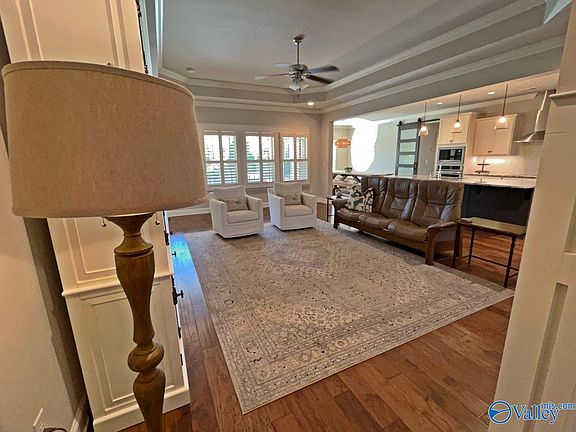 3rd image of 112 Walnut Cove Blvd