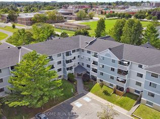214 Viewmount Dr #303, Ottawa, ON K2E 7X3