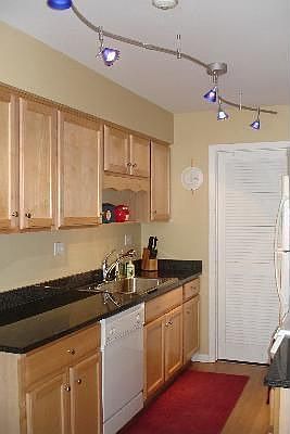 4th image of 527 Willowcreek Ct