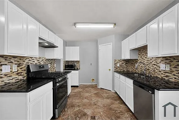 7718 American Holly Ct — Photo 9