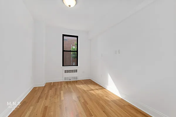 Rented by MNS | media 5