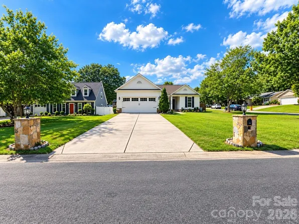 11619 Bowsby Ct, Charlotte, NC 28215