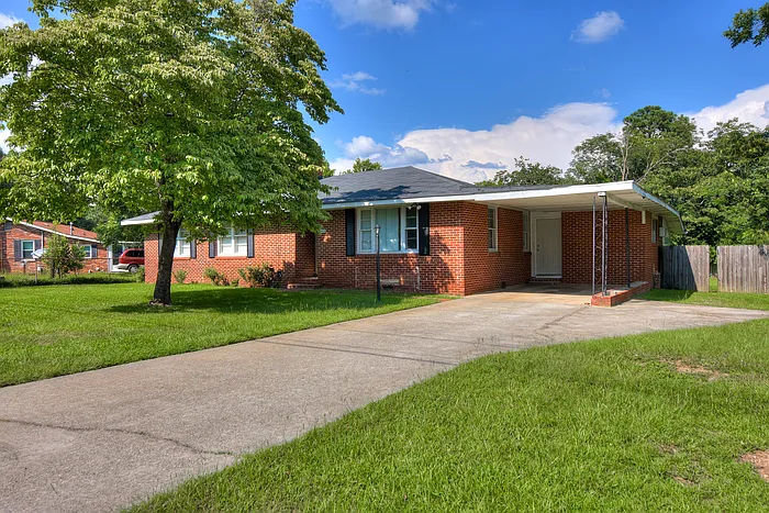 4406 Traylor St — Photo 2