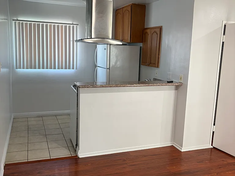 157 N Allen Ave #5 — Photo 2