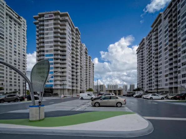 18081 Biscayne Blvd APT 403, North Miami Beach, FL 33160