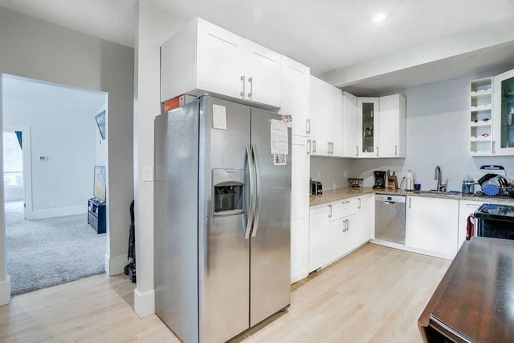 Building Photo - 2411 Buchanan St NE #1