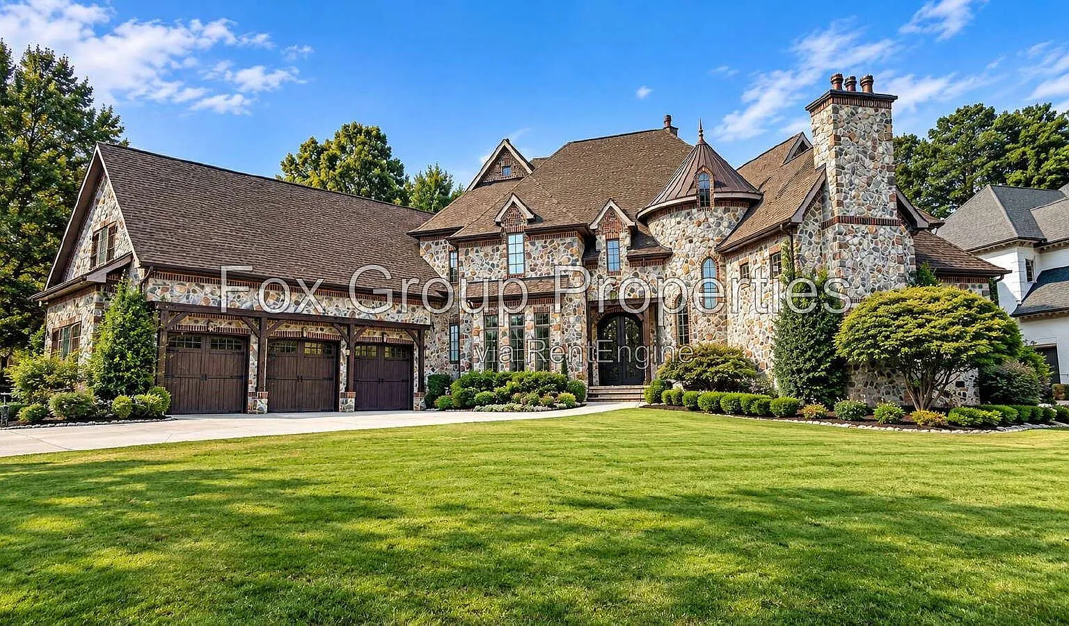 4 bed, 4.5 bath, 5906 sqft, $9,555 — Photo 1