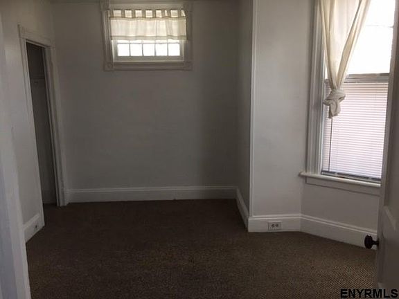 4th image of 158 Washington St APT 3