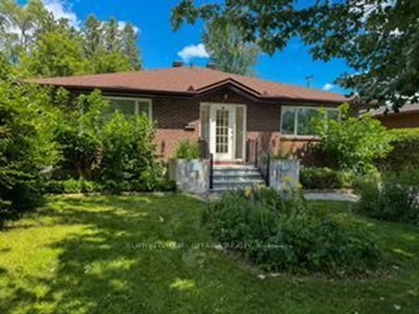 767 Claude St, Ottawa, ON K1K 2S1