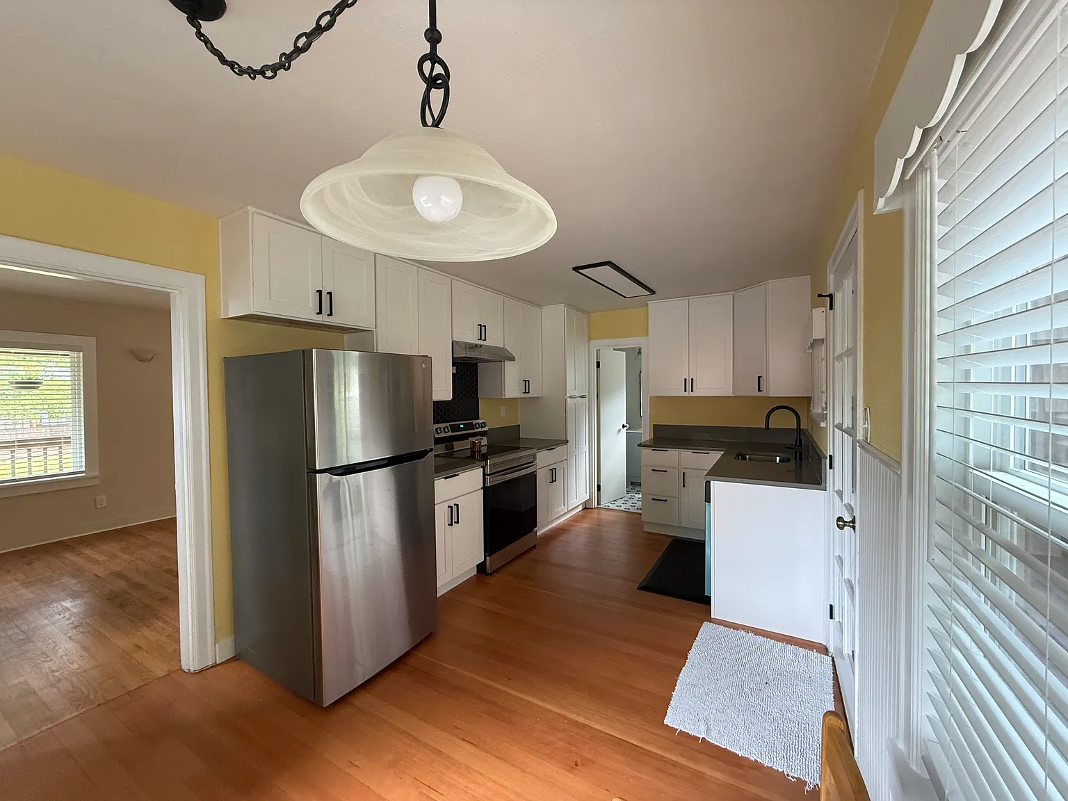 3 bed, 1258 sqft, $2,600 — Photo 4