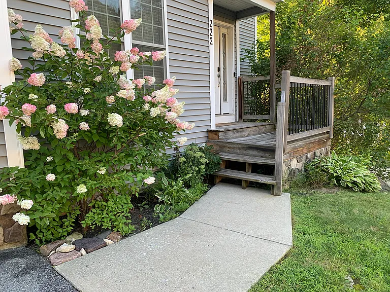 Abigail Dr — Photo 2