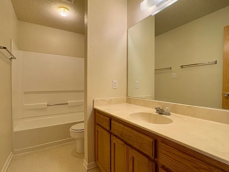 1627 Breezy Dr — Photo 7