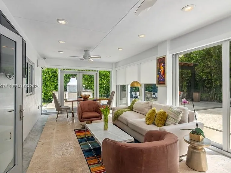 8215 SW 63rd Pl — Photo 9