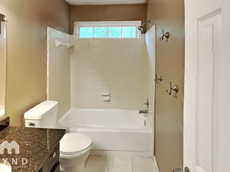 2574 Overlake Dr — Photo 18