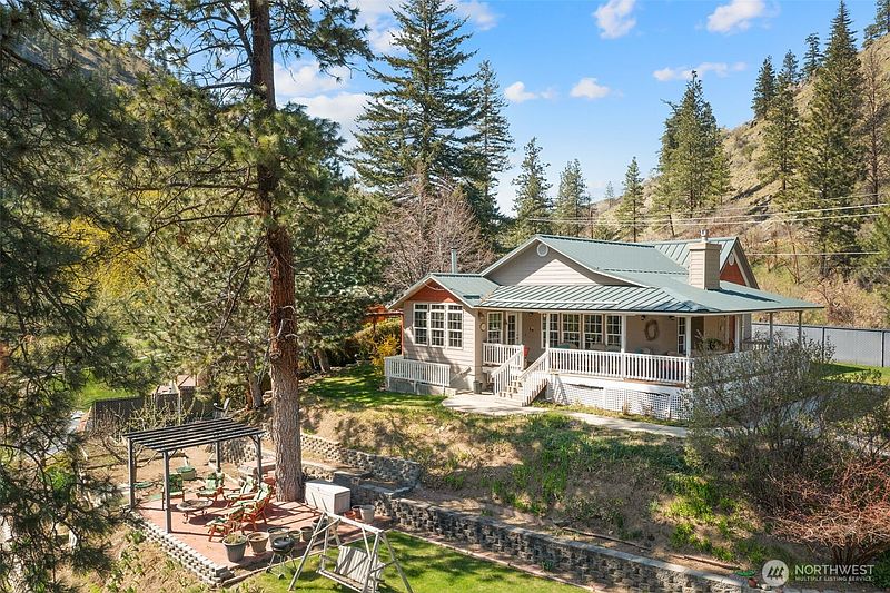 2nd image of 8831 Entiat River Road