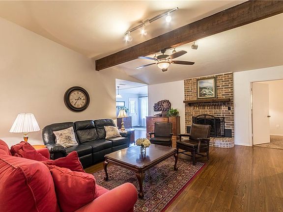 4th image of 3710 Mission Ct