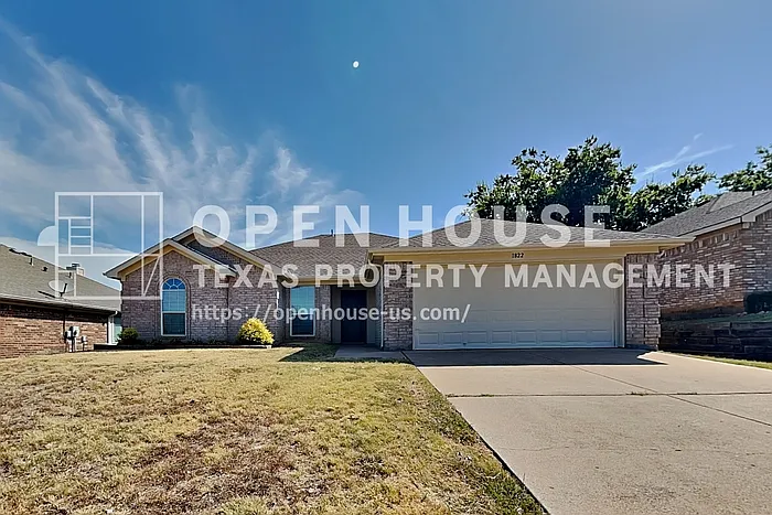 4 bed, 2.0 bath, 1825 sqft, $2,350 — Photo 1