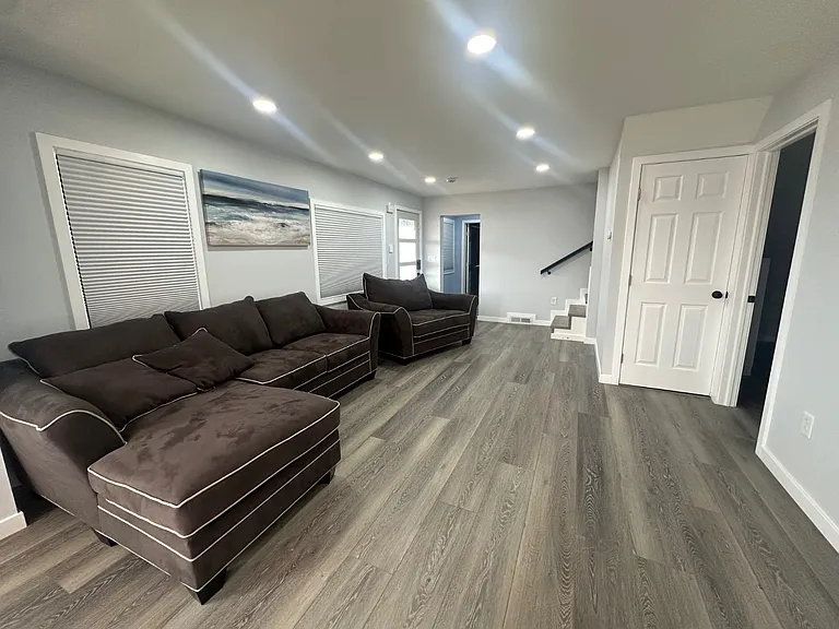 595 Kingfisher Cir — Photo 3