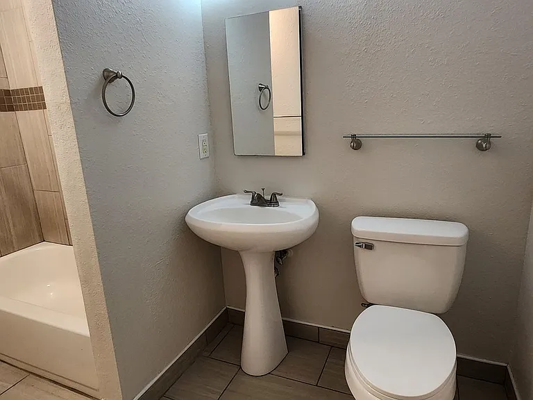 215 Eleanor Ave — Photo 28