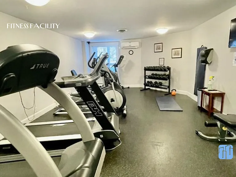 58 Holtwood Ct — Photo 11